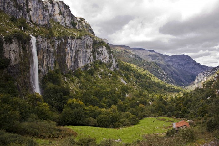 Vota al Valle de Soba, bello por naturaleza Cascada y valle del Asón en el LIC Montaña Oriental