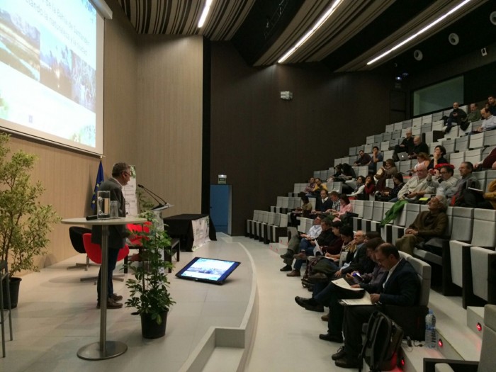 El LIFE Anillo Verde, presente en el Congreso europeo “Caminando hacia la Infraestructura Verde” El presidente de FNYH, Carlos Sánchez presentando el proyecto LIFE Anilllo Verde