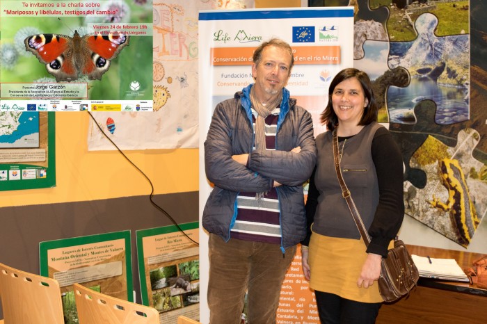 Los habitantes más numerosos del planeta frecuentan la cuenca del Miera El naturalista Jorge Garzón y la coordinadora del proyecto LIFE Miera Blanca Serrano