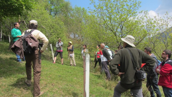 Encuentro de propietarios de custodia del territorio para celebrar el día Red Natura 2000 Propietarios de custodia de LIFE Miera visitando la Finca reforestada de El Cabañal