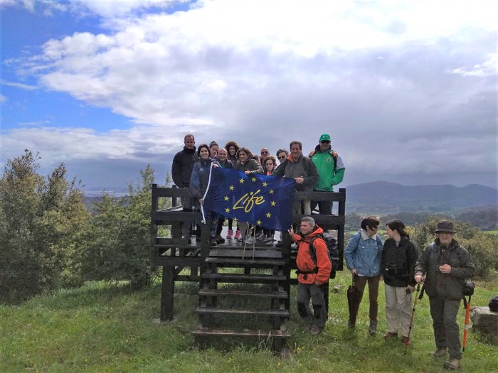 Peñas Negras, el encinar cantábrico rebrota Foto de los participantes desde el mirador